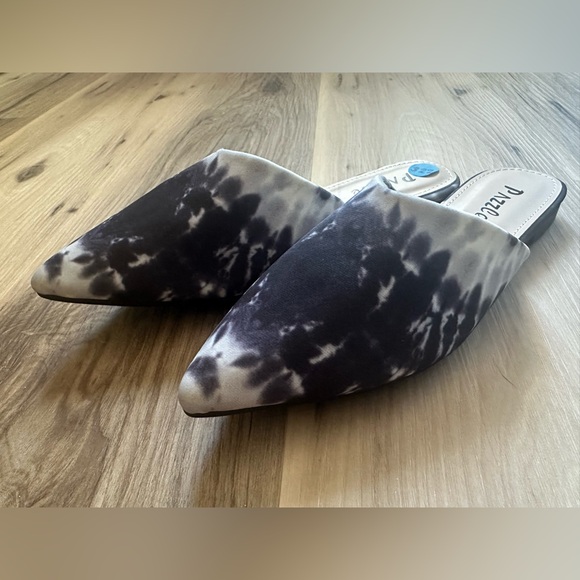 Brand new, never worn slides. - Picture 2 of 3